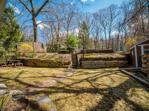 12 Candlewood St, Worcester MA 01602-2804 exterior