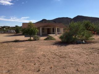 1721 Maddock Rd, Phoenix, AZ 85086-8497