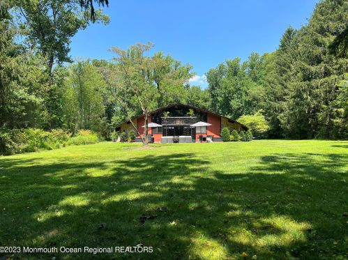 58 Springhill Rd, West Deptford, NJ 08051-1652