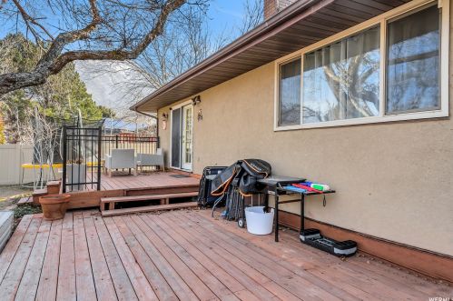 2371 High Mountain Dr, Sandy UT 84092-5506 exterior