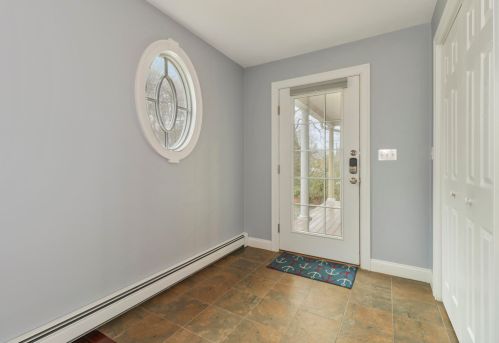 126 Warren Ave, Plymouth, MA 02360-2427