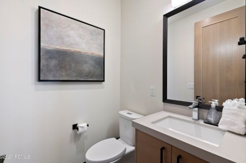 1231 Lowell Ave, Park City UT 84060-5115 exterior