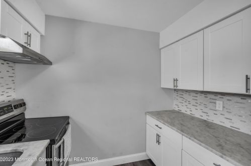 2537 Lexington Ct, Jackson Twp NJ 08527-5033 exterior