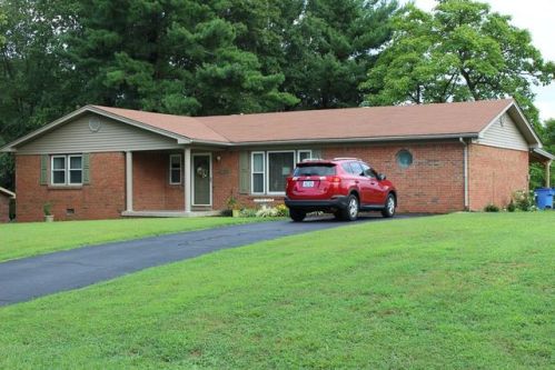 105 Clarksdale Cir, Glasgow KY  42141-1206 exterior