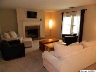 3034 Woodlawn Dr, Huntsville AL  35802-4445 exterior