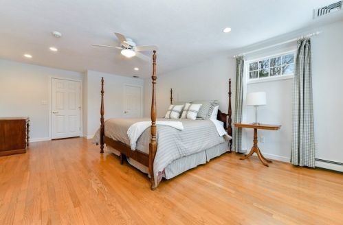 8 Captain Thomson Ln, Hingham MA 02043-3459 exterior