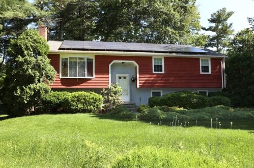 30 Twinbrook Dr, East Bridgewater, MA 02324-2951
