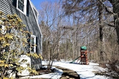 280 Pleasant St, Worcester MA 01609-3201 exterior