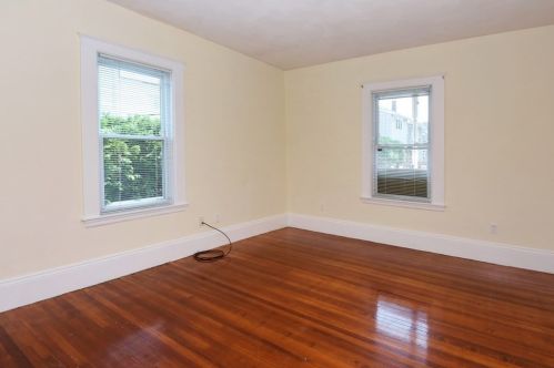 49 Highland Ave, Everett MA 02149-1434 exterior