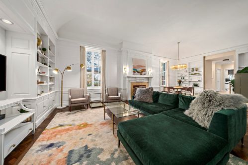 333 Brush Hl Rd, Milton MA 02186-1030 exterior