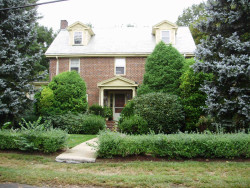 15 Varick Rd, Newton, MA 02468-1304
