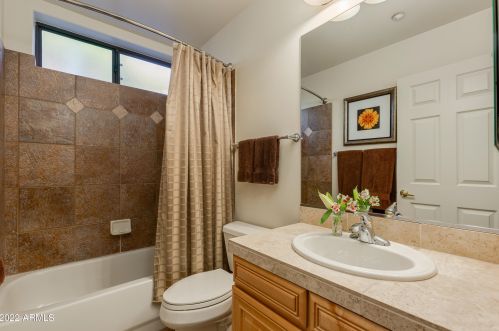 30 Beryl Ave, Phoenix AZ 85020-1536 exterior