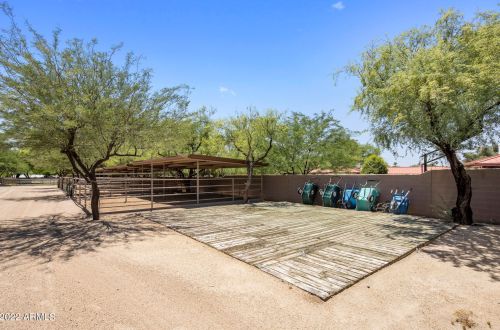 2020 Bethany Home Rd, Phoenix AZ 85014-2434 exterior