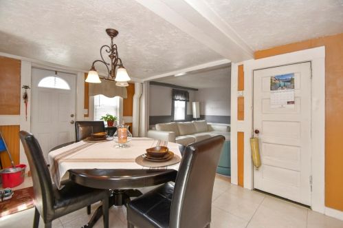 46 Belknap St, Dedham MA 02026-2102 exterior