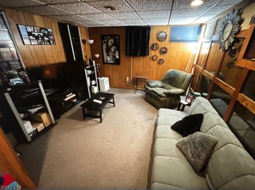 421 Un Ave, Belleville NJ 07109-1609 exterior