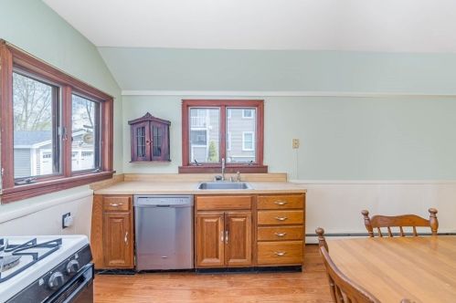 19 Friend St, Taunton MA 02780-2924 exterior