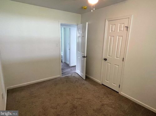 124 Hannold Blvd, West Deptford NJ  08096-1815 exterior