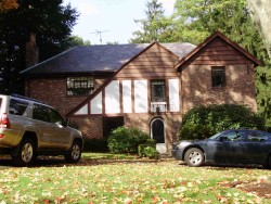 21 Park Ave, Newton, MA 02458-2607
