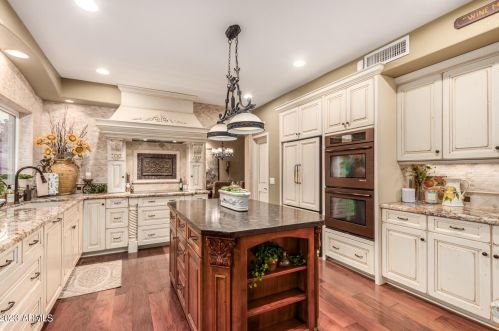 1208 Desert Flower Ln, Phoenix, AZ 85048-4410