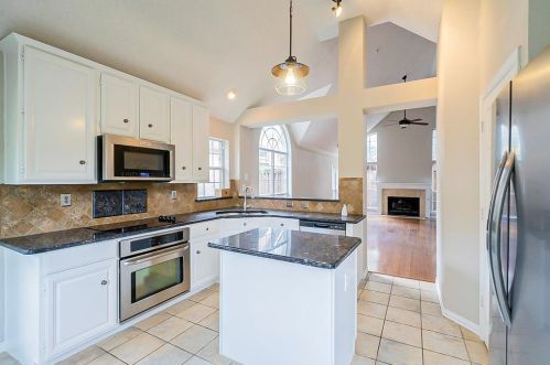 14593 Parker Ct, Addison TX 75001-7971 exterior