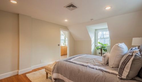 544 Quinobequin Rd, Newton MA 02468-2129 exterior