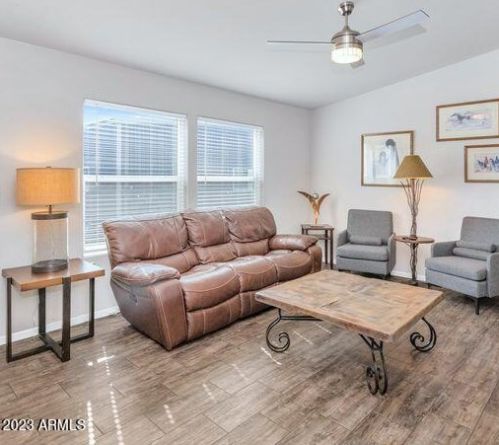 42330 3 St, Phoenix AZ 85086-7401 exterior