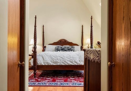 44 Sears Rd, Southborough MA 01772-1101 exterior