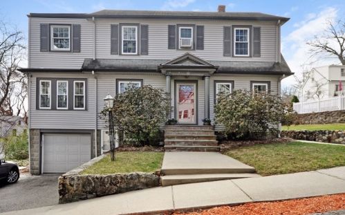 82 Menotomy Rd, Arlington, MA 02476-6112