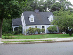 273 Dedham St, Newton, MA 02461-2044