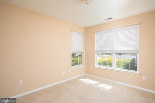 5 Taylor Ct, Columbus NJ  08022-2339 exterior