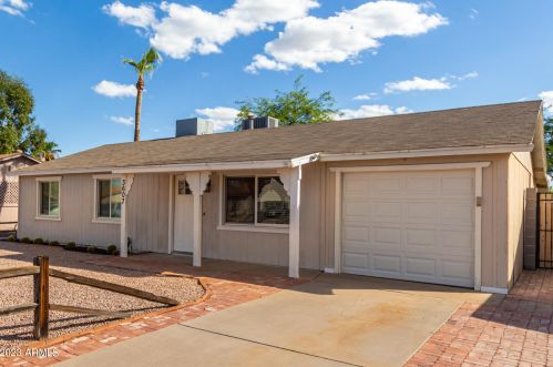 3607 Crocus Dr, Phoenix AZ 85032-5420 exterior