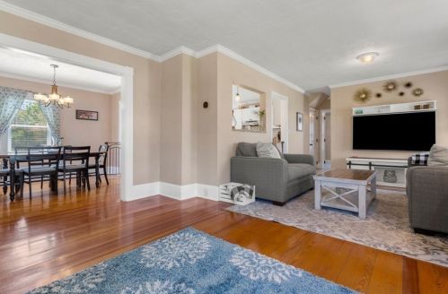 32 Pulaski St, Peabody MA 01960-1831 exterior