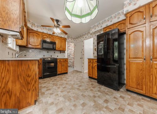 605 Chestnut Ave, West Deptford NJ 08097-1603 exterior