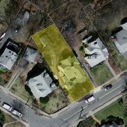 213 Lincoln St, Newton MA 02461-1327 aerial view