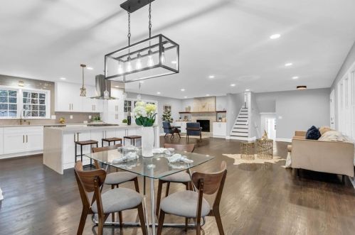 2022 Deren Way, Atlanta GA  30345-3710 exterior