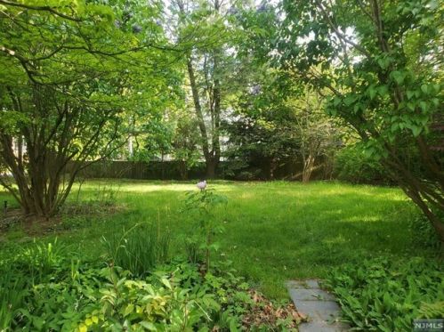 232 Madison Ave, Cresskill NJ  07626-1308 exterior