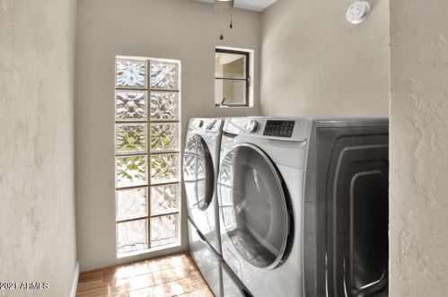 1841 Crittenden Ln, Phoenix AZ 85016-7453 exterior