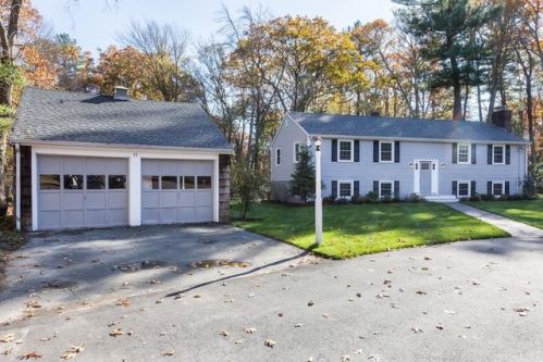 11 Oak Dr, Topsfield MA  01983-1308 exterior
