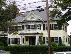 1717 Beacon St, Newton, MA 02468-1401