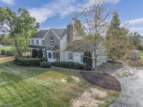 22 Farmhouse Rd, Milford, NJ 08848-2103