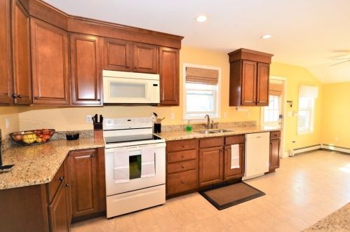 112 Bates Ave, Quincy MA 02169-1508 exterior