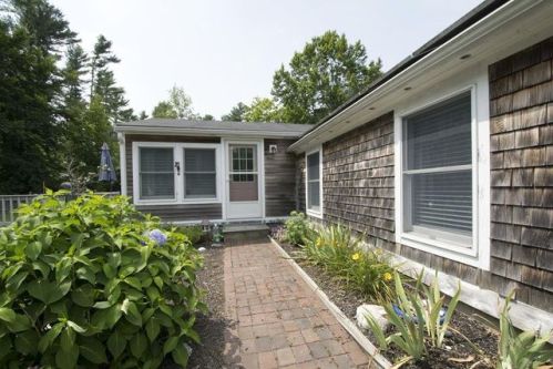 699 Union St, Marshfield, MA 02050-6261