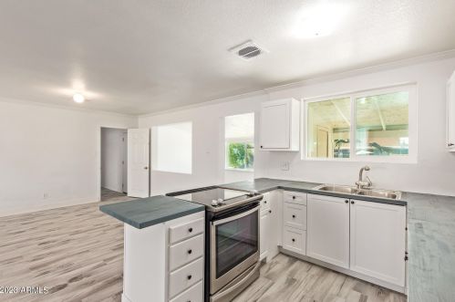 4923 Cheery Lynn Rd, Phoenix AZ  85031-3514 exterior