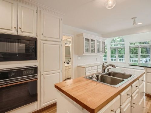 5100 Hidden Branches Cir, Atlanta GA  30338-4021 exterior