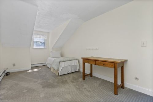 4 Pinegrove Rd, Hingham MA 02043-3923 exterior