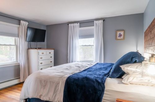 1088 Commercial St, Weymouth MA 02189-1632 exterior