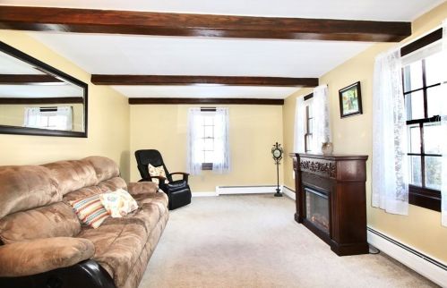 1 Main St, Groveland MA 01834-1415 exterior