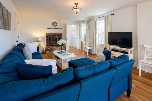 150 Barcliff Ave, Chatham MA 02633-1904 exterior