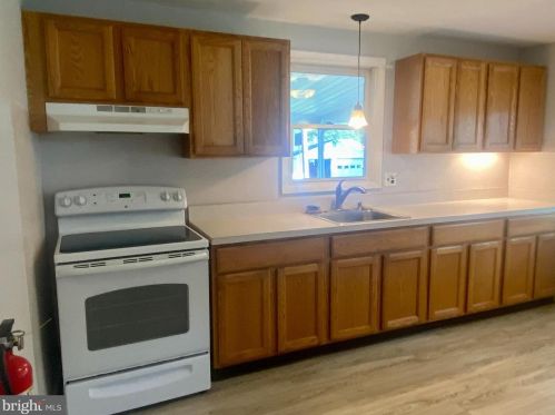 356 Parkville Station Rd, West Deptford NJ  08086-1622 exterior