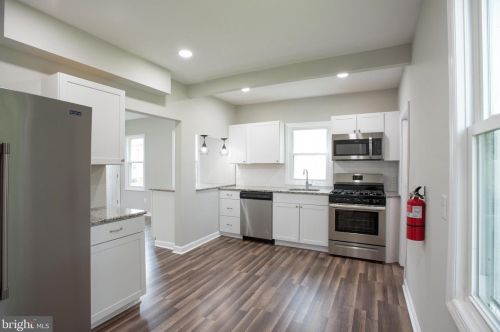 128 Edith Ave, West Deptford NJ 08096-3521 exterior